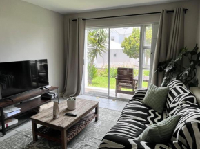 Hout Bay Haven - close to beach and shops